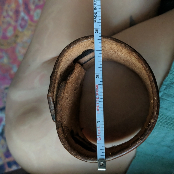 Leather cuff bracelet with buckle - Picture 4 of 4